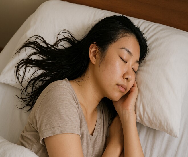Thói quen vừa gội đầu xong đã leo lên giường để tóc ướt đi ngủ sẽ gây ra tác hại nghiêm trọng thế nào? - 1