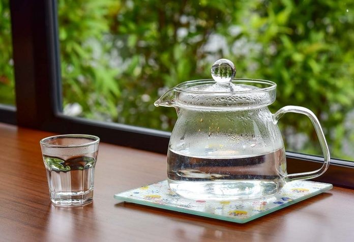 Đệ nhất mỹ nhân châu Á U60 vẫn đẹp vượt thời gian nhờ ăn chay trường, chăm uống 1 loại nước &#34;thần kỳ&#34; mỗi sáng  - 2