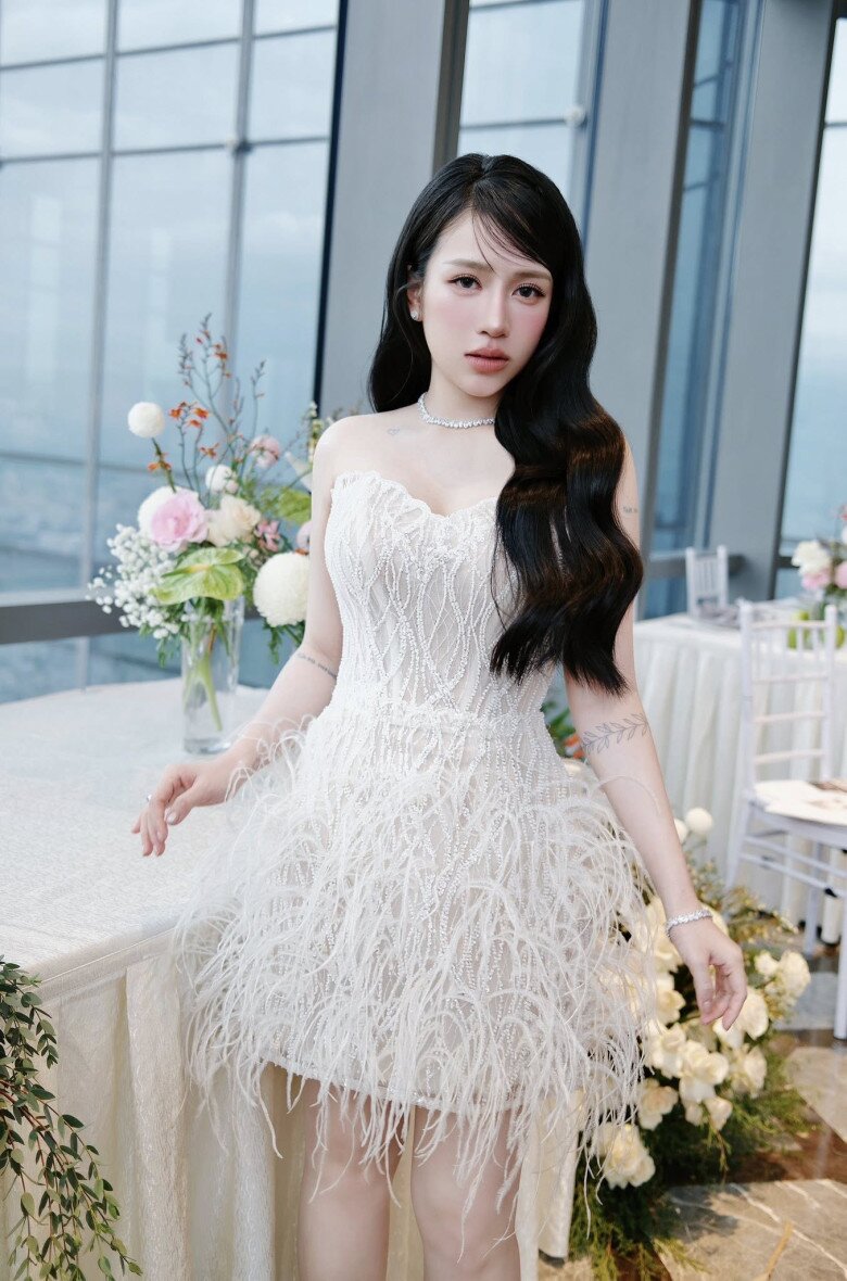 Hai ái nữ nhà đại gia có khối tài sản nghìn tỷ: Joyce Phạm càng sinh càng đẹp, em gái kín tiếng mê mặc xuyên thấu - 3