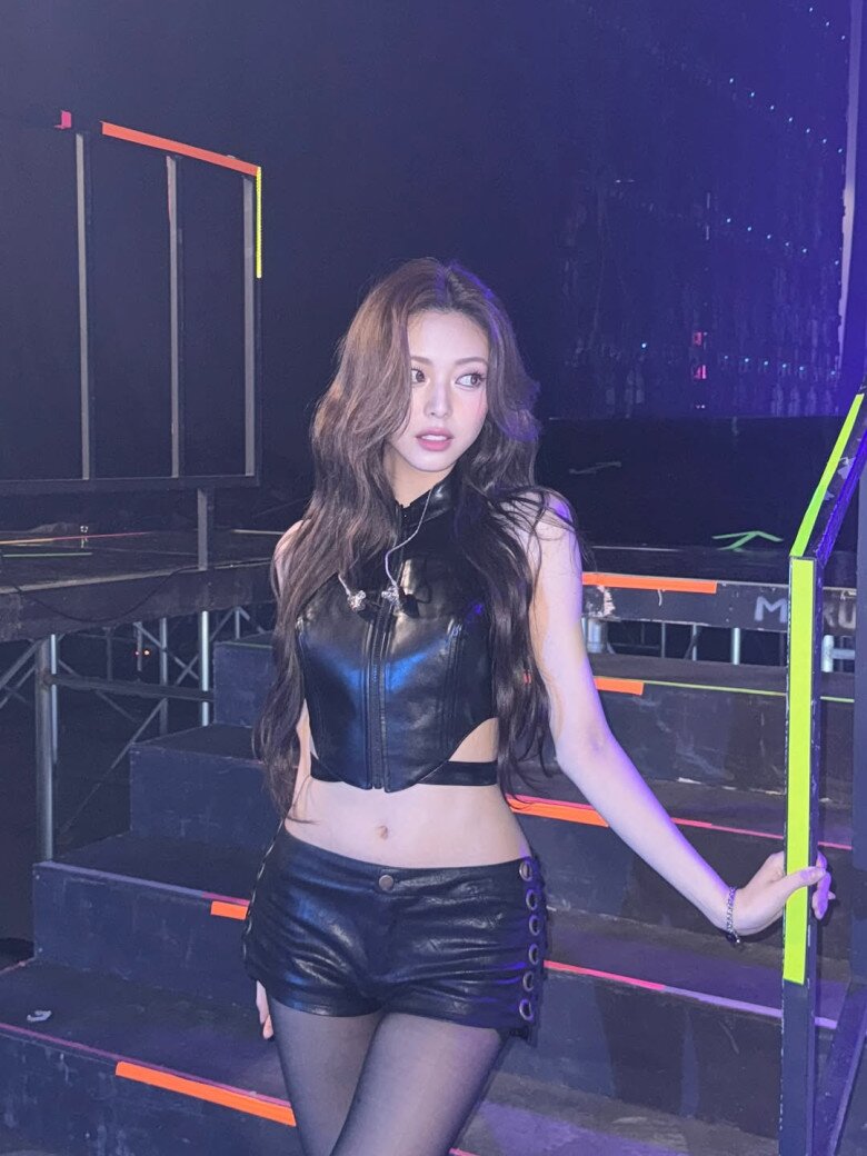 Mỹ nhân 2K3 là &#34;thánh body&#34; có vòng eo con kiến đẹp hơn Jennie: Vỏn vẹn 4 bài tập đơn giản, làm một việc 2 lần/ngày  - 4