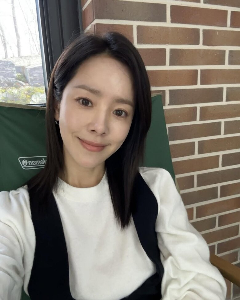 Mỹ nhân được Hyun Bin khen là bạn diễn xinh nhất, U45 &#34;trẻ mãi không già&#34; nhờ chăm uống một loại nước tự làm tại nhà - 3