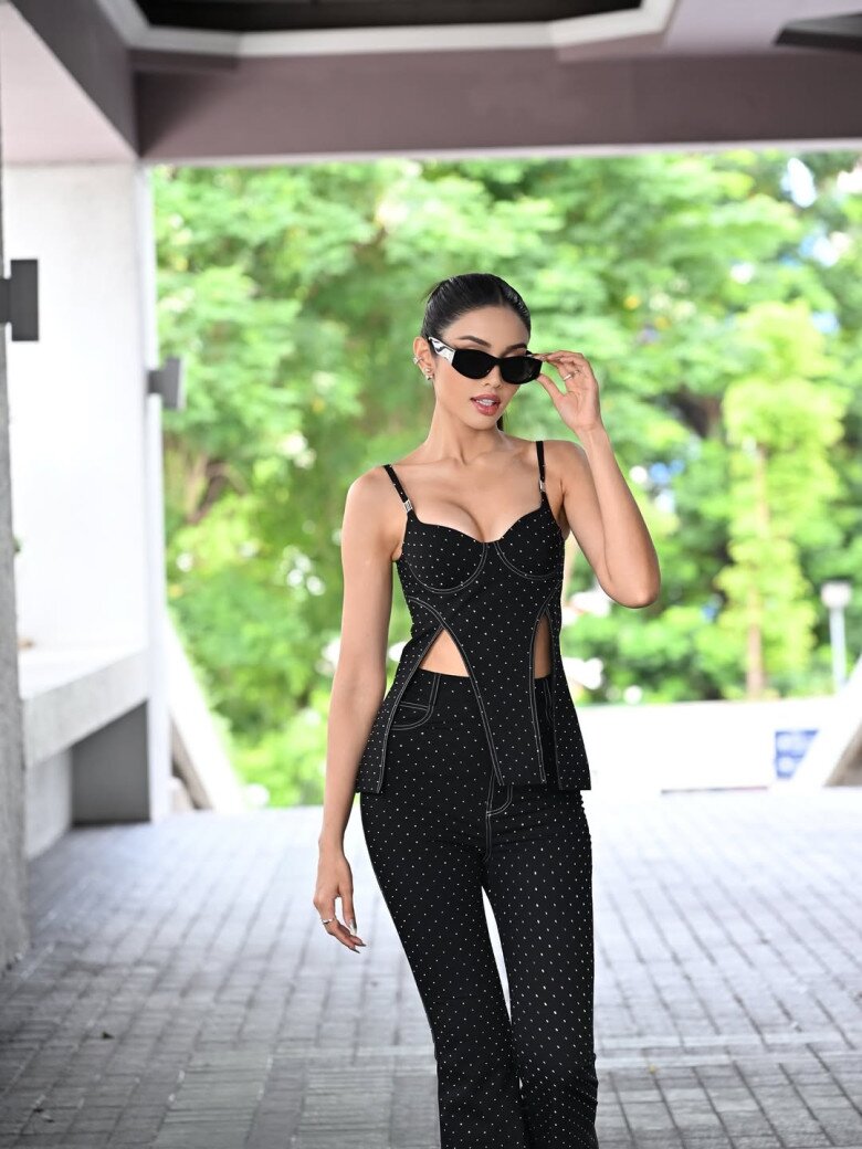 Người đẹp thi Hoa hậu 4 lần mới đăng quang: Từng kiếm gần 3 tỷ chỉ trong một tiếng, cao 1m78, body &#34;căng tràn&#34; đẹp mướt mắt - 6