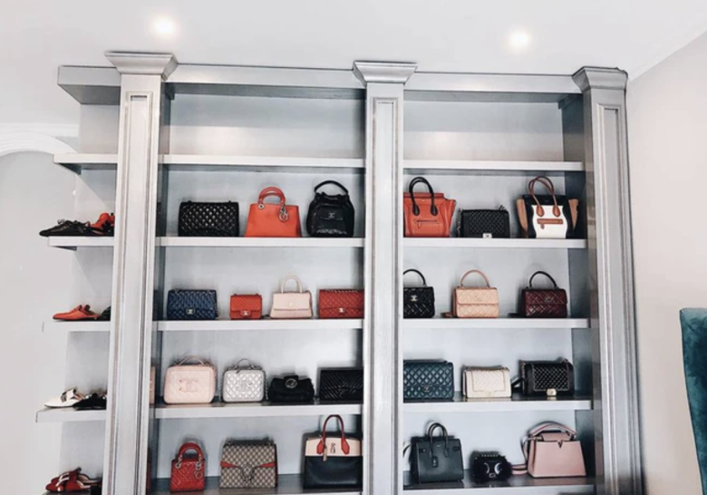 Nữ ca sĩ lấy đại gia hơn chục tuổi: Là mẹ bỉm vẫn mê mặc xuyên thấu khoe dáng căng tràn, tủ đồ hiệu nhìn thôi cũng &#34;ngộp&#34; - 8