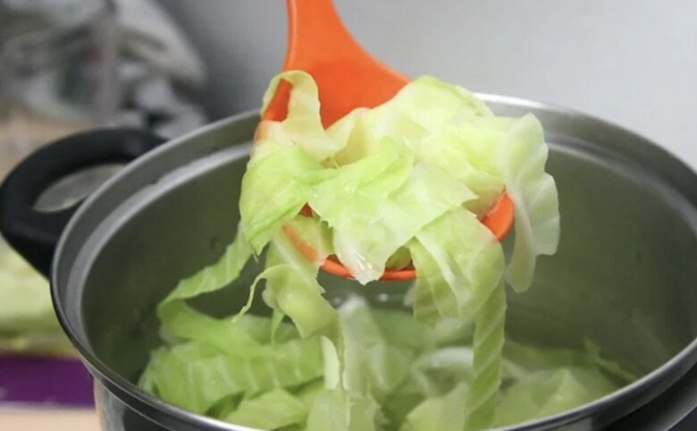 &#34;Nữ hoàng nước mắt&#34; U35 sở hữu làn da đẹp mê hồn: Chăm dưỡng da theo đúng 4 bước, uống nước luộc từ rau trồng nhiều ở Việt Nam  - 4