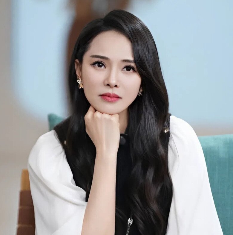 &#34;Nữ thần màn ảnh&#34; U60 vẫn như gái 18 tuổi: Không uống nước lạnh, chăm rửa mặt bằng một thứ mà nhiều người thường hay bỏ đi - 4