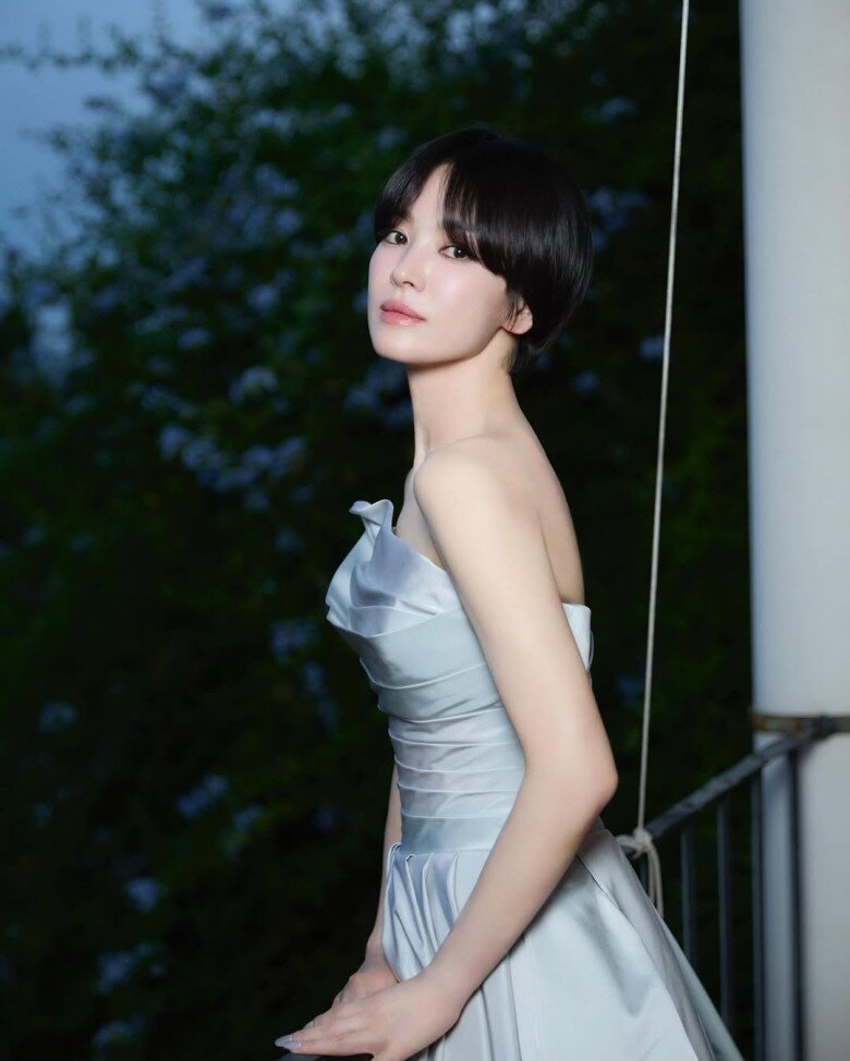 &#34;Quốc bảo nhan sắc&#34; xứ Hàn sở hữu làn da mịn màng không tì vết ở tuổi 44, bí quyết gói gọn trong 3 bước đơn giản - 5