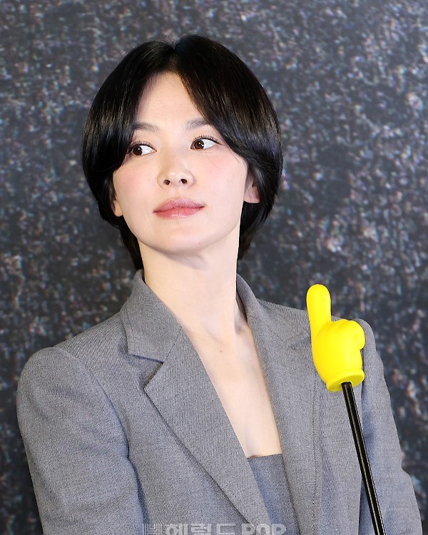 &#34;Quốc bảo nhan sắc&#34; xứ Hàn sở hữu làn da mịn màng không tì vết ở tuổi 44, bí quyết gói gọn trong 3 bước đơn giản - 2