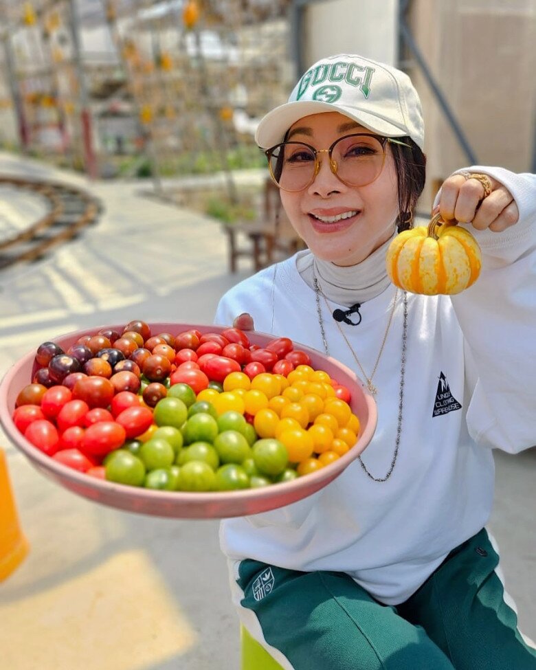 Sao nữ U70 sở hữu làn da căng bóng như gương soi nhờ một loại nước và thứ quả cực dễ tìm ở chợ Việt mỗi sáng - 4