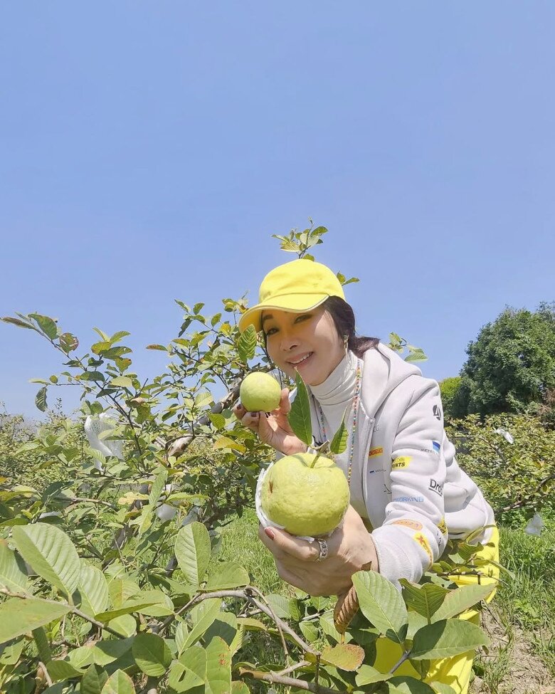 Sao nữ U70 sở hữu làn da căng bóng như gương soi nhờ một loại nước và thứ quả cực dễ tìm ở chợ Việt mỗi sáng - 5