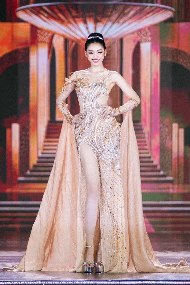 Tân Hoa hậu Hòa bình Việt Nam: 5 tuổi đã mơ trở thành Hoa hậu, gia cảnh đặc biệt ít ai ngờ  - 2