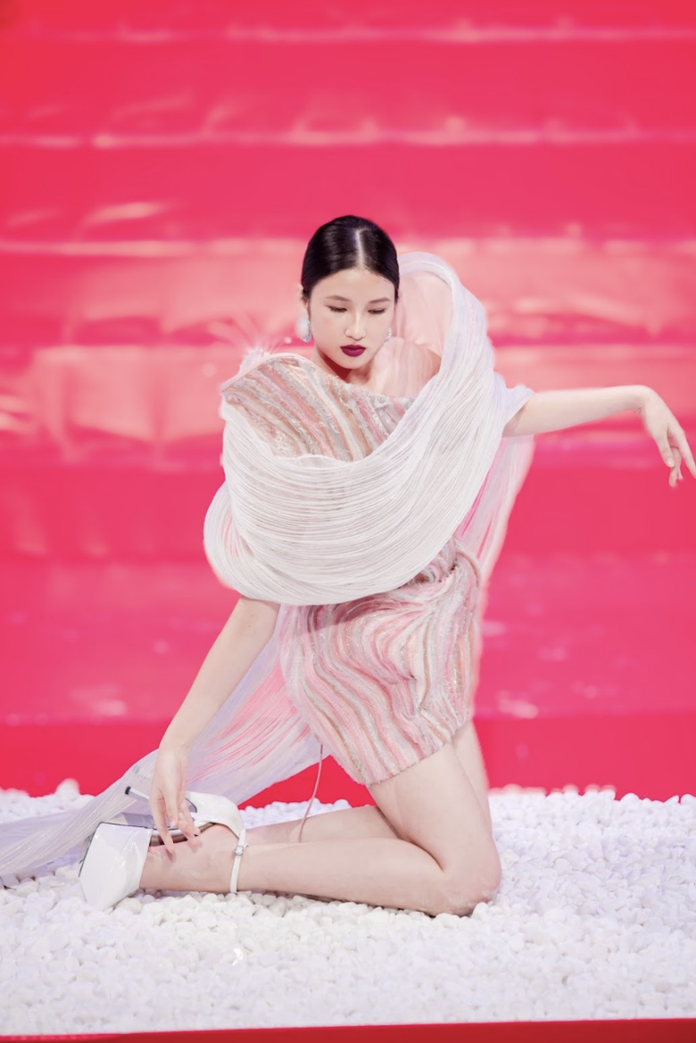 Dân tình &#34;la ó&#34; vì thử thách cũ kỹ của Vietnam’s Next Top Model, drama nhà chung như bê nguyên xi từ chục năm trước vào - 5