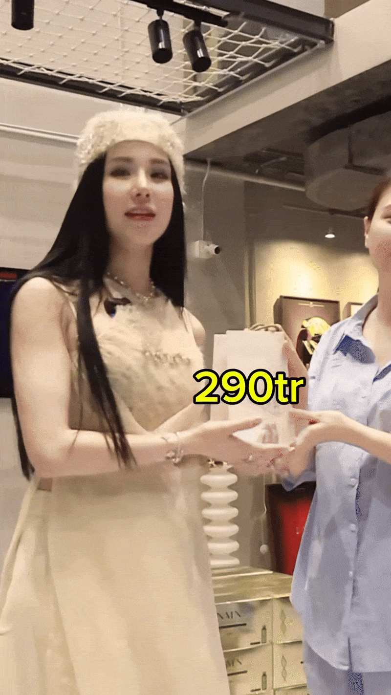 &#34;Top 1 bạn thân&#34; gọi tên Đàm Thu Trang: Không tiếc trăm triệu với Diệp Lâm Anh, tặng món nào đáng đồng tiền bát gạo món đó - 5