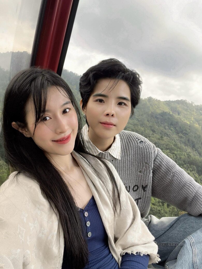 Vợ Vũ Cát Tường sở hữu làn da trắng phát sáng, bạn đời tiết lộ đứng trước gương 30 phút, chăm làm một việc giống Song Hye Kyo - 4