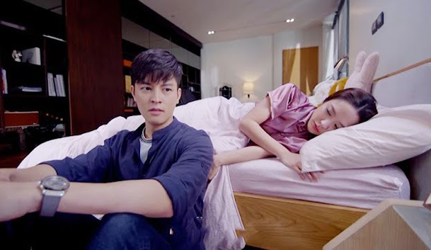 Đêm qua hí hửng được vợ “thông biên” nào ngờ chạm phải thứ sần sùi, tôi vội rụt tay lại - 1
