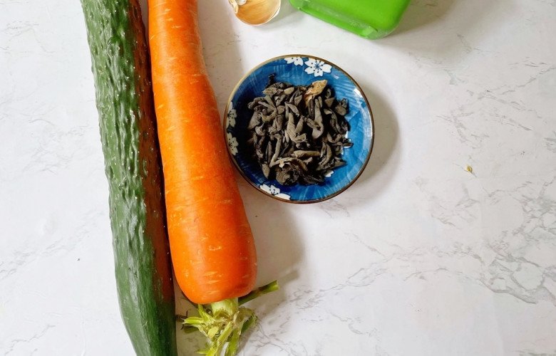 Quả này hay để ăn sống không ngờ đem xào lại ngon, nấu cùng thứ rau đen xì giàu protein chẳng kém gì thịt cực bổ - 1