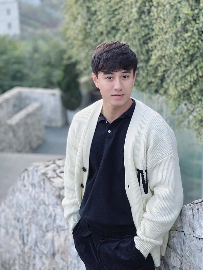 Chàng trai Yên Bái là &#34;soái ca bồi bàn&#34; của VTV: Quá khứ đi bán nem, bán gạo để có tiền ăn học - 11