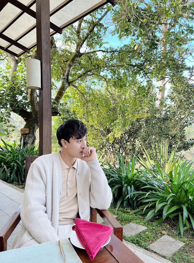 Chàng trai Yên Bái là &#34;soái ca bồi bàn&#34; của VTV: Quá khứ đi bán nem, bán gạo để có tiền ăn học - 10