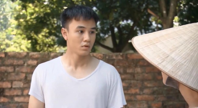 Chàng trai Yên Bái là &#34;soái ca bồi bàn&#34; của VTV: Quá khứ đi bán nem, bán gạo để có tiền ăn học - 3
