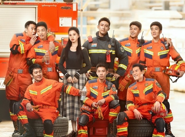Anh Ấy Bước Ra Từ Ánh Lửa: Phim ngôn tình giúp &#34;trai đẹp đánh vợ&#34; được yêu thích trở lại - 2