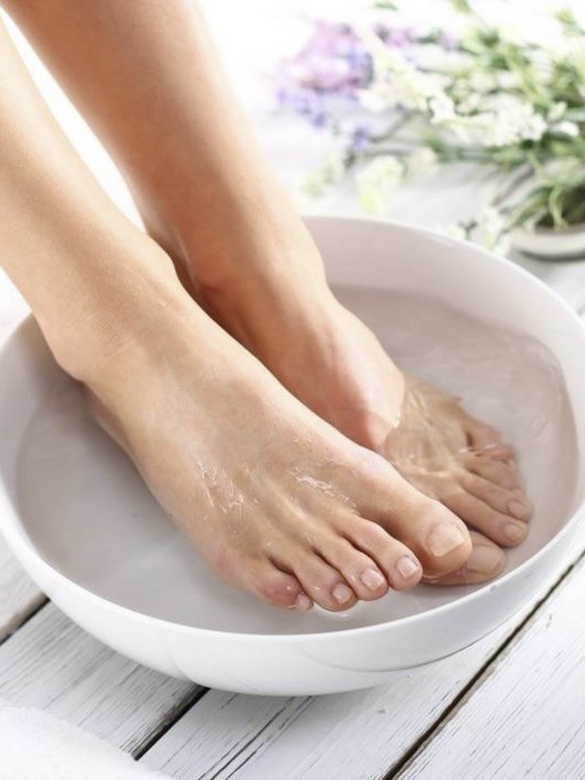 Giày sục đi mưa đáng sắm nhất hiện tại, muốn diện đi làm không xuề xoà nàng phải nắm công thức này - 10