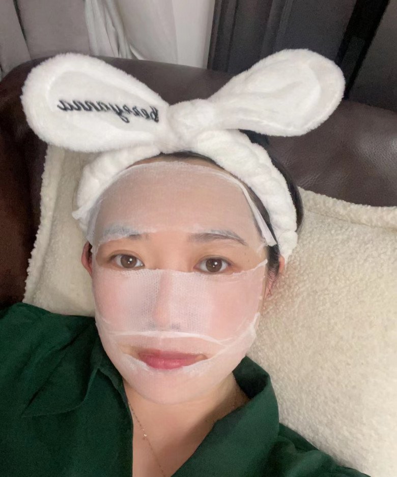 Hoa hồng cắm xong không vứt vội, mẹ bỉm sữa ngâm với 1 thứ rồi thoa lên mặt, kết quả &#34;tái sinh&#34; làn da bất ngờ - 7