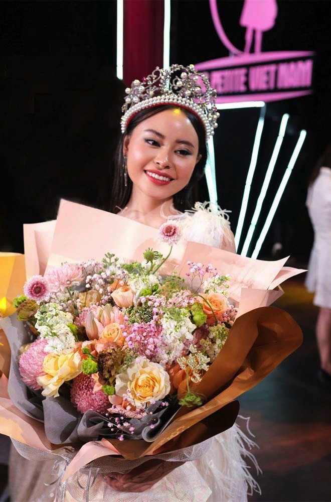 Á hậu chiều cao 1m45 vẫn tự tin đi thi quốc tế, đã qua thời vương miện chỉ dành cho team “chân dài”? - 3