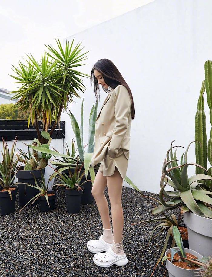 Giày sục đi mưa đáng sắm nhất hiện tại, muốn diện đi làm không xuề xoà nàng phải nắm công thức này - 7