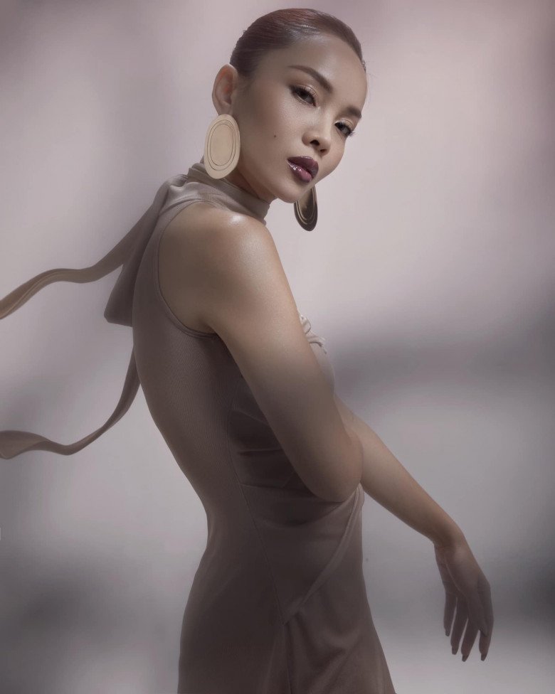 Sáng sớm chưa vội ăn, Yến Trang &#34;đốt mỡ&#34; ào ào, chăm da căng mọng nhờ 2 thứ nước rẻ bèo - 2
