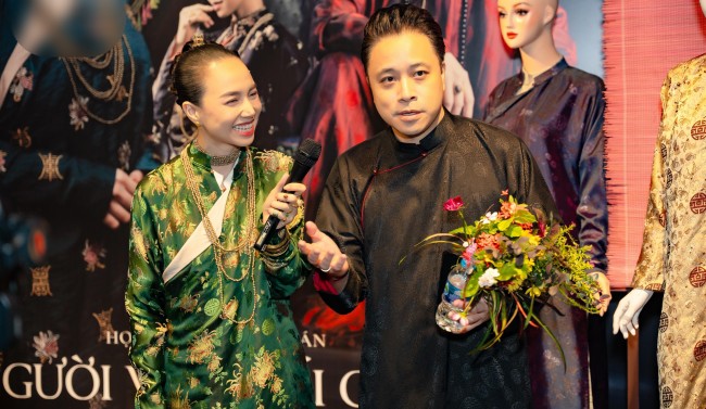 Hoa khôi Tây Đô lấy đạo diễn trăm tỷ: &#34;Tôi là người xúi chồng chọn cô gái nào đẹp&#34; - 1