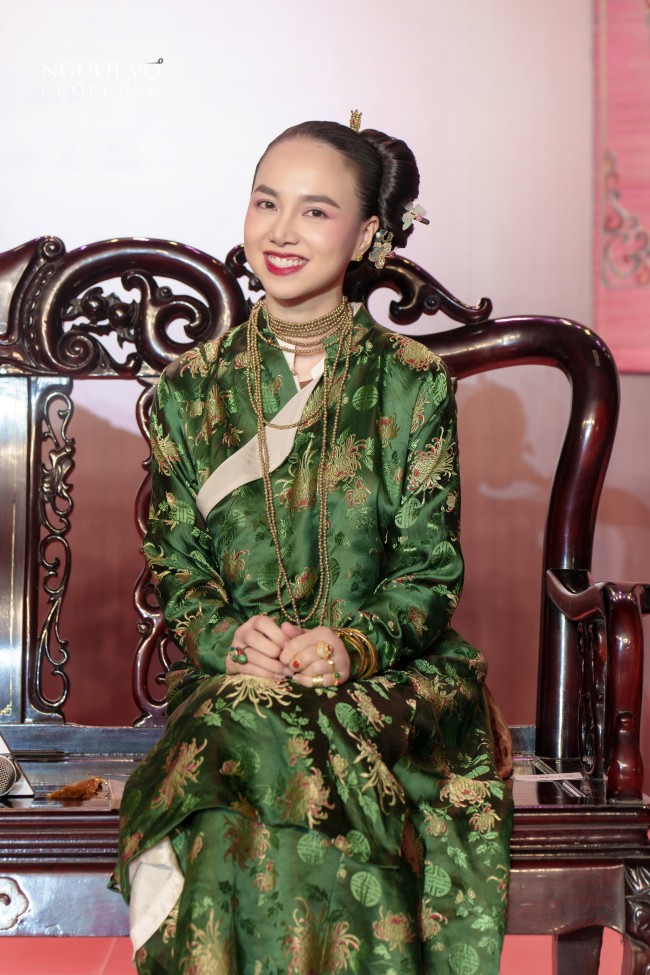 Hoa khôi Tây Đô lấy đạo diễn trăm tỷ: &#34;Tôi là người xúi chồng chọn cô gái nào đẹp&#34; - 7