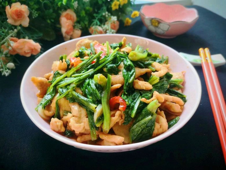 Loại rau tưởng chỉ để ăn sống nào ngờ xào kiểu này rất ngon, giàu canxi lại ít calo, không sợ béo - 10