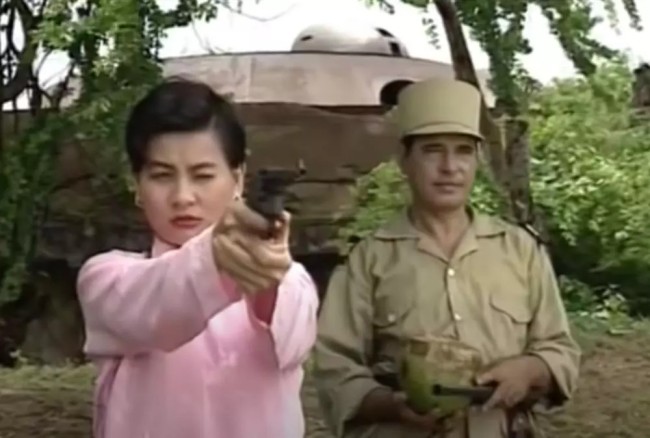 Tư Mắm &#34;Đất Phương Nam&#34; bị trẻ con chọi đá vì quá ác, giờ được bạn trai Việt Kiều cho 500 triệu mua xe - 2