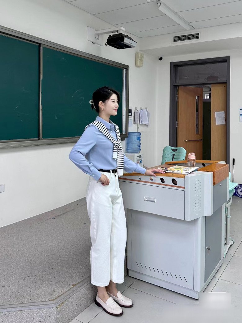 Cô giáo tiểu học lên hot search vì style quá đỉnh, chị em công sở học theo đi làm đẹp như minh tinh - 11