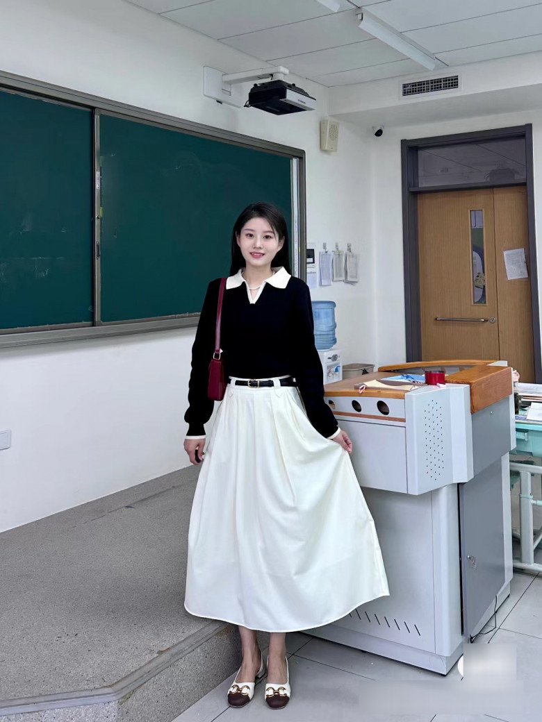 Cô giáo tiểu học lên hot search vì style quá đỉnh, chị em công sở học theo đi làm đẹp như minh tinh - 2