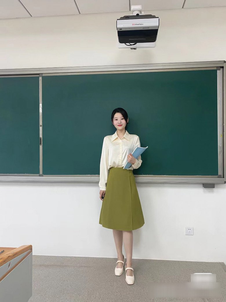 Cô giáo tiểu học lên hot search vì style quá đỉnh, chị em công sở học theo đi làm đẹp như minh tinh - 7