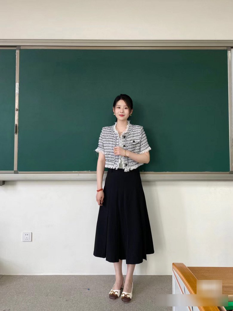 Cô giáo tiểu học lên hot search vì style quá đỉnh, chị em công sở học theo đi làm đẹp như minh tinh - 15