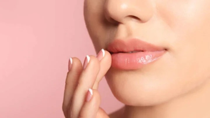 Phát hiện loại củ đỏ ngầu, phụ nữ chà lên môi trị thâm thần kỳ, mang ép lấy nước &#34;lãi&#34; da đẹp, dáng thon - 4