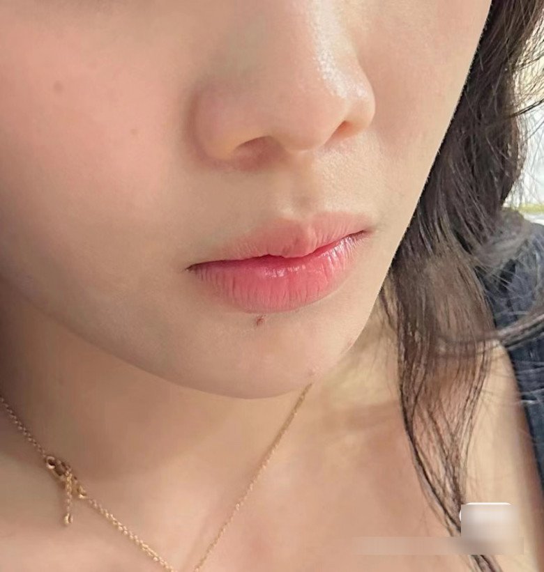 Phát hiện loại củ đỏ ngầu, phụ nữ chà lên môi trị thâm thần kỳ, mang ép lấy nước &#34;lãi&#34; da đẹp, dáng thon - 7
