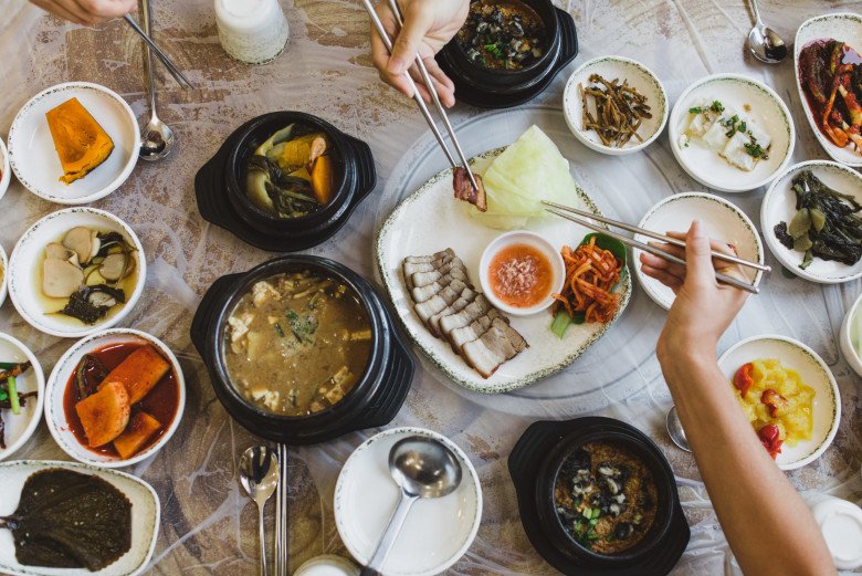 Nguyên tắc dùng thìa, đũa của người Hàn Quốc: Làm đúng quy tắc nếu không sẽ cực kỳ thô lỗ - 3