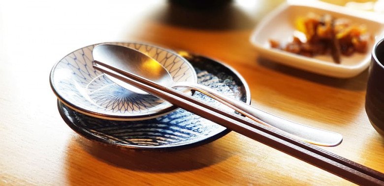 Nguyên tắc dùng thìa, đũa của người Hàn Quốc: Làm đúng quy tắc nếu không sẽ cực kỳ thô lỗ - 1