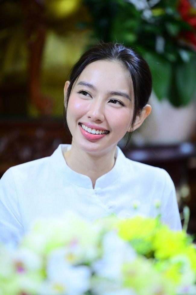 Thuỳ Tiên dự LHP quốc tế, tỏa sáng rực rỡ hơn &#34;ác nữ&#34; xứ Hàn, ảnh chụp lén khẳng định visual uy tín - 10