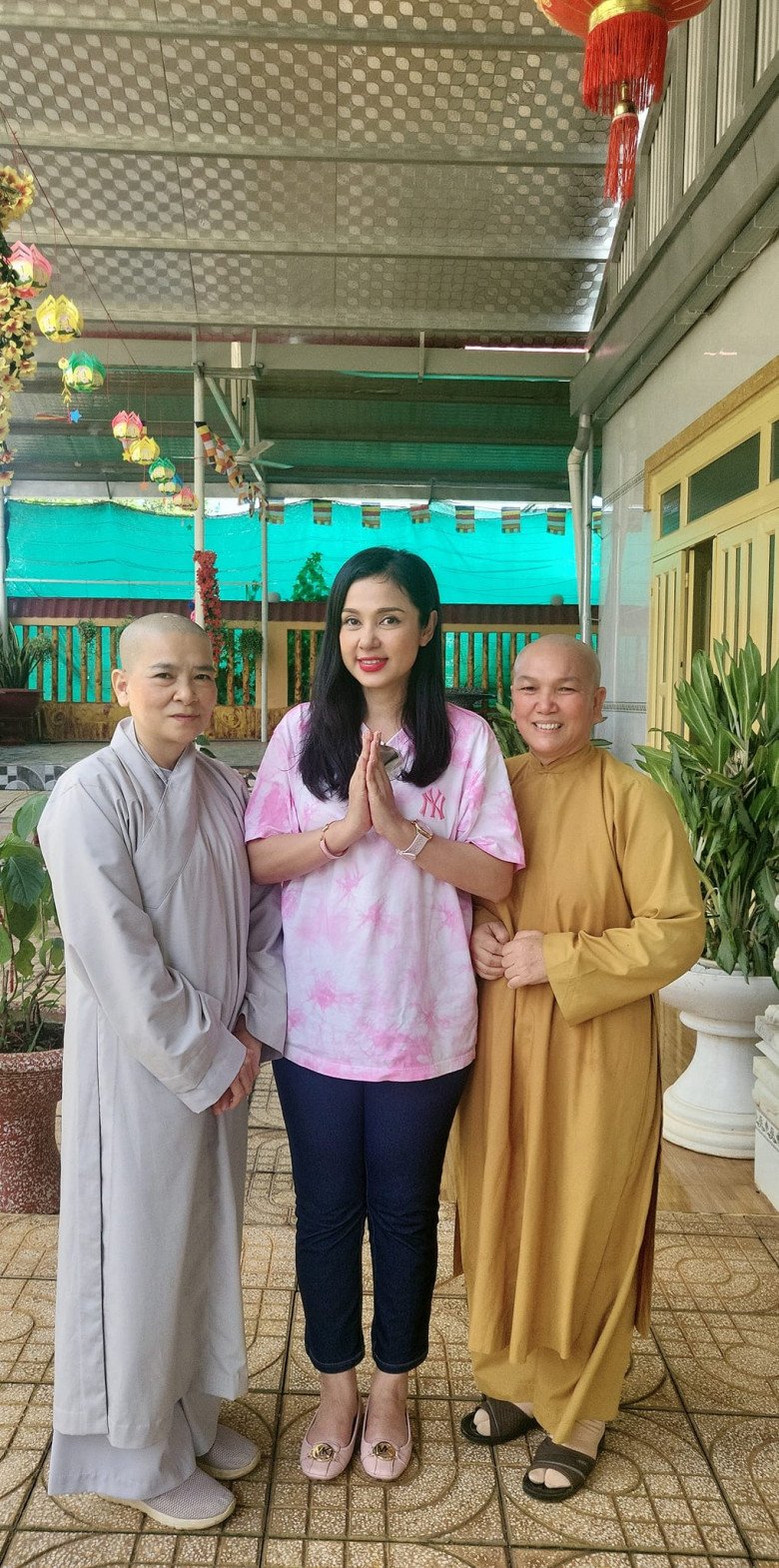 Mỹ nhân phim Việt ngày trẻ có nhan sắc "chim sa cá lặn", tuổi 50 miệt mài "bóp mồm" giữ dáng - 5