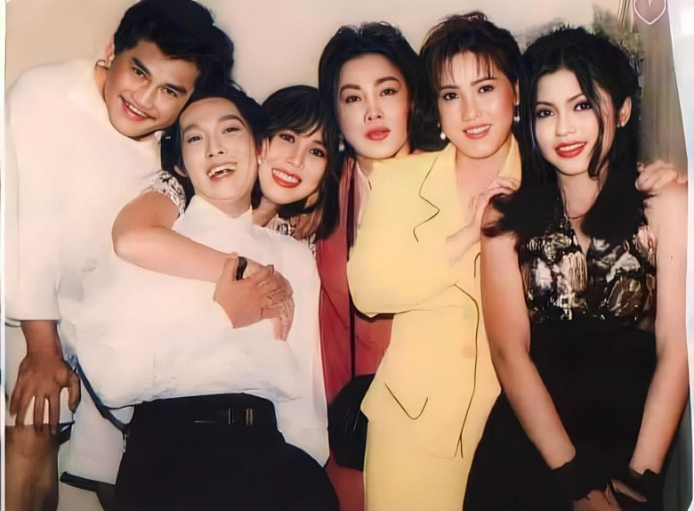 Mỹ nhân phim Việt ngày trẻ có nhan sắc "chim sa cá lặn", tuổi 50 miệt mài "bóp mồm" giữ dáng - 3