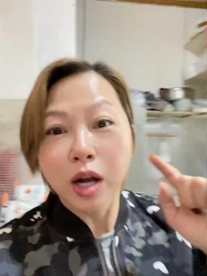 Người đẹp Thiên Long Bát Bộ yêu bạn trai 20 năm nhưng không cưới, ngoại hình tuổi 57 thật khó tin - 1