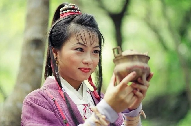 Người đẹp Thiên Long Bát Bộ yêu bạn trai 20 năm nhưng không cưới, ngoại hình tuổi 57 thật khó tin - 3