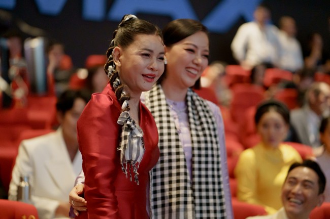 "Bé An" Hùng Thuận hứa bao rạp, Cát Phượng muốn cùng con trai đi xem Đất Rừng Phương Nam - 11