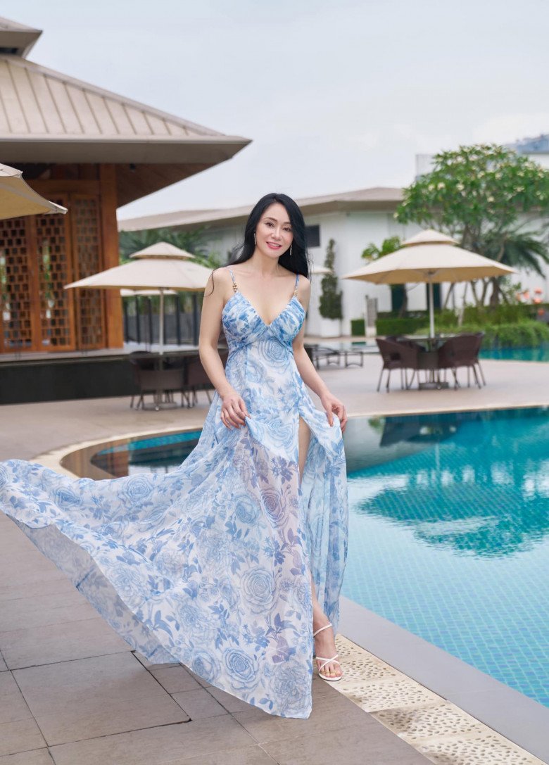 &#34;Giai nhân màn ảnh Việt&#34; trẻ đẹp bất chấp nhờ công thức sạch, U50 gây &#34;lú&#34; với eo thon, chân dài ngỡ gái còn son - 2