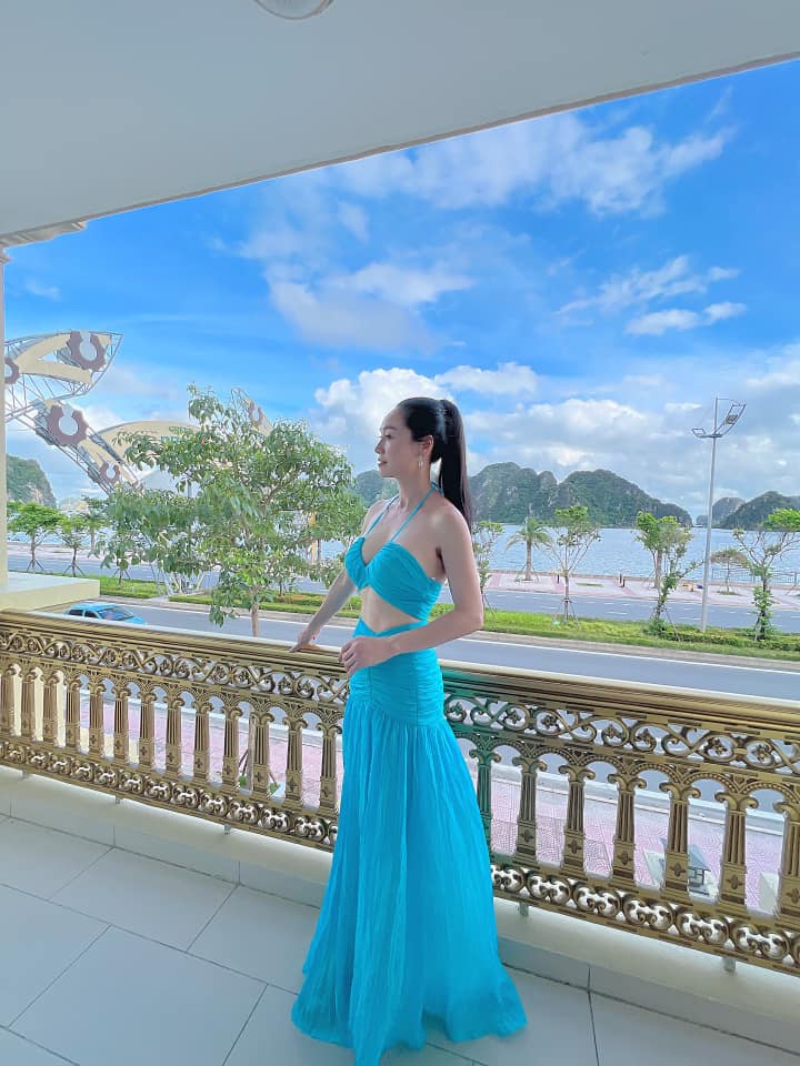 &#34;Giai nhân màn ảnh Việt&#34; trẻ đẹp bất chấp nhờ công thức sạch, U50 gây &#34;lú&#34; với eo thon, chân dài ngỡ gái còn son - 8