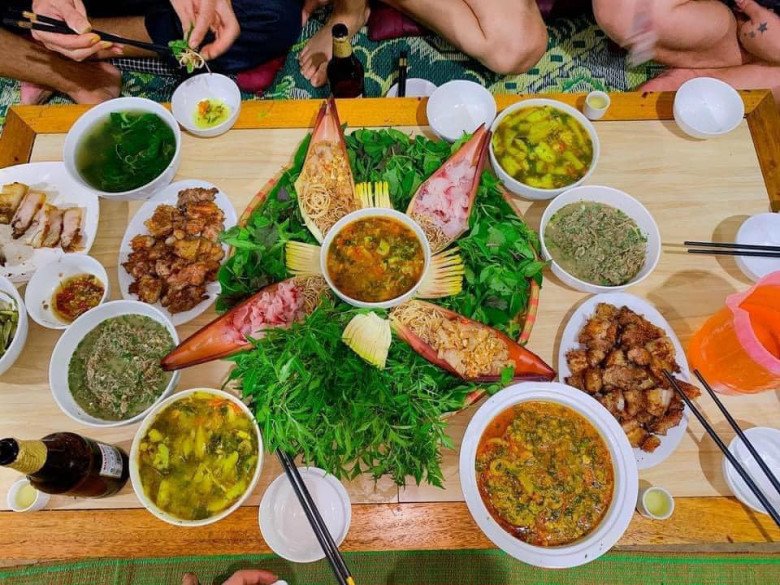 &#34;Giai nhân màn ảnh Việt&#34; trẻ đẹp bất chấp nhờ công thức sạch, U50 gây &#34;lú&#34; với eo thon, chân dài ngỡ gái còn son - 6