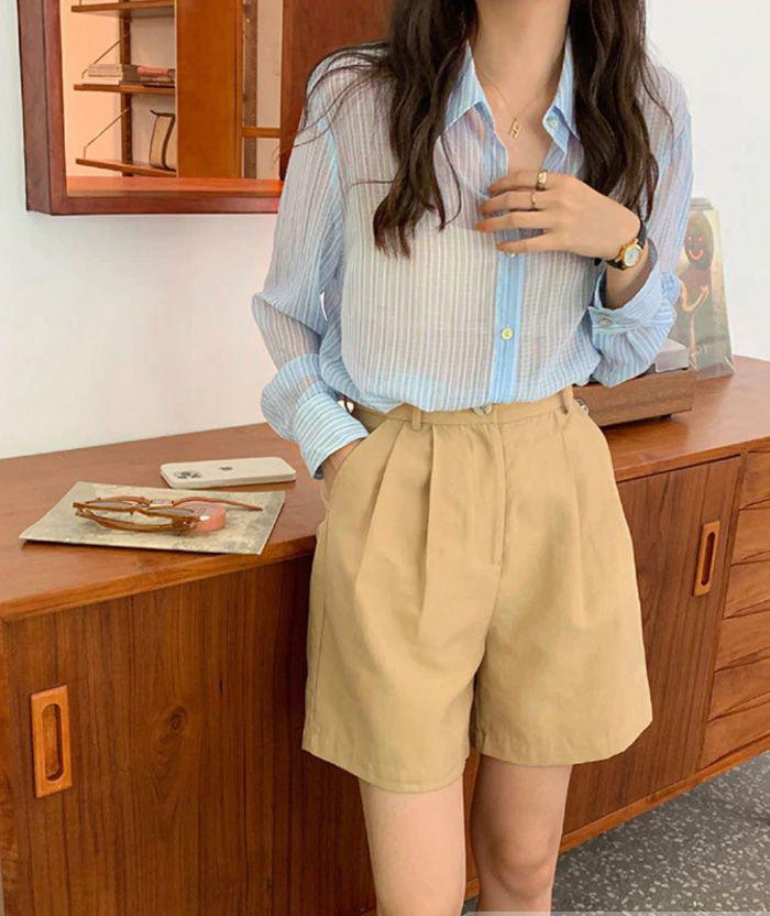 Áo sơ mi sọc xanh là item cần phải có mùa Thu này, mặc kiểu gì cũng đẹp sang - 2